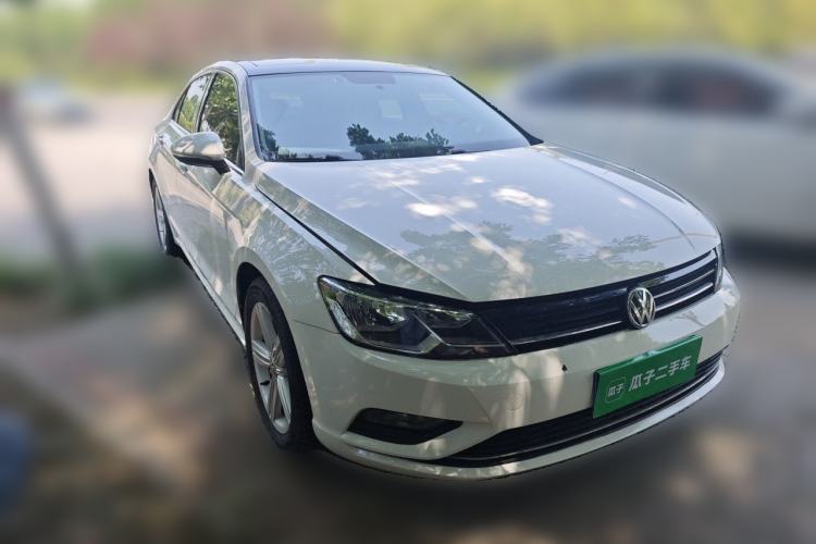 Used Volkswagen Lamando 2018 280TSI DSG Comfort Edition Front Right 45 Deg