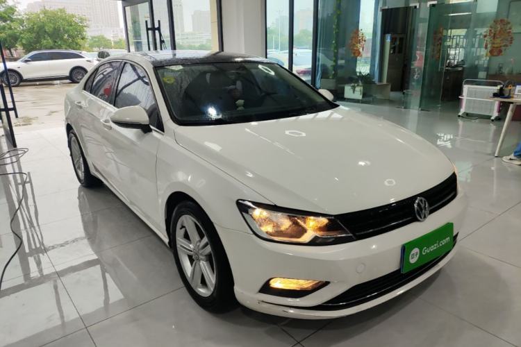 Used Volkswagen Lamando 2018 280TSI DSG Comfort Edition Front Right 45 Deg
