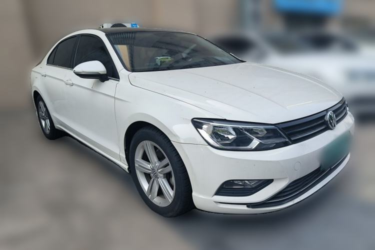 Used Volkswagen Lamando 2018 280TSI DSG Comfort Edition Front Right 45 Deg