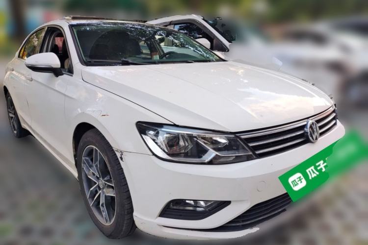 Used Volkswagen Lamando 2018 280TSI DSG Comfort Edition Front Right 45 Deg