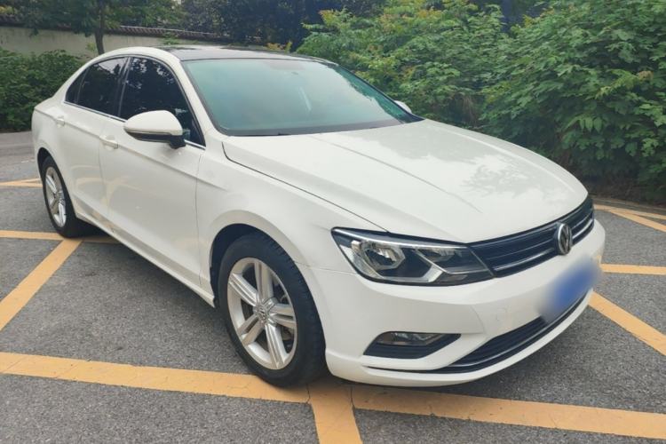 Used Volkswagen Lamando 2018 280TSI DSG Comfort Edition Front Right 45 Deg