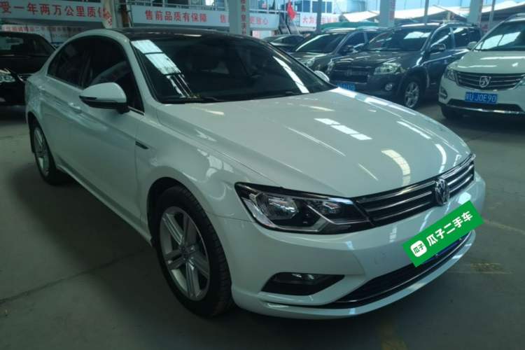 Used Volkswagen Lamando 2018 280TSI DSG Comfort Edition Front Right 45 Deg