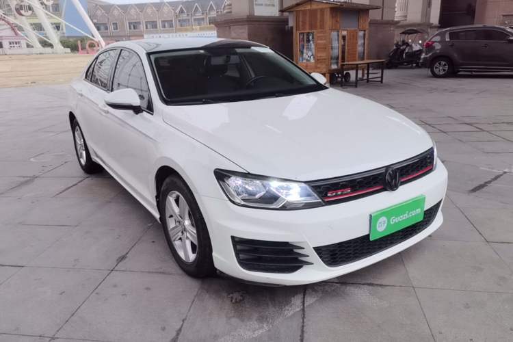 Used Volkswagen Lamando 2018 230TSI DSG Fashion Edition Front Right 45 Deg