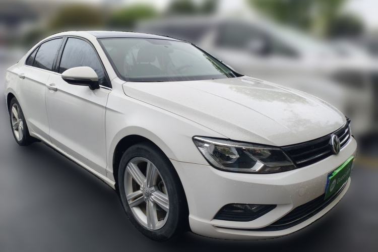 Used Volkswagen Lamando 2018 280TSI DSG Comfort Edition Front Right 45 Deg
