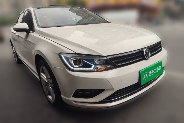 Used Volkswagen Lamando 2018 280TSI DSG Comfort Edition Front Right 45 Deg