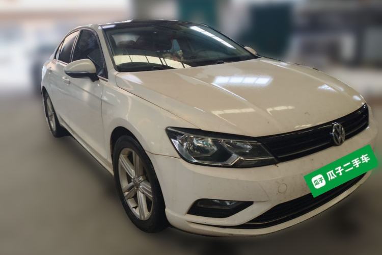 Used Volkswagen Lamando 2018 280TSI DSG Comfort Edition Front Right 45 Deg