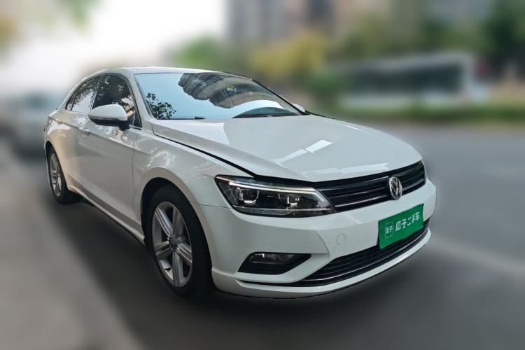 Used Volkswagen Lamando 2018 280TSI DSG Comfort Edition Front Right 45 Deg