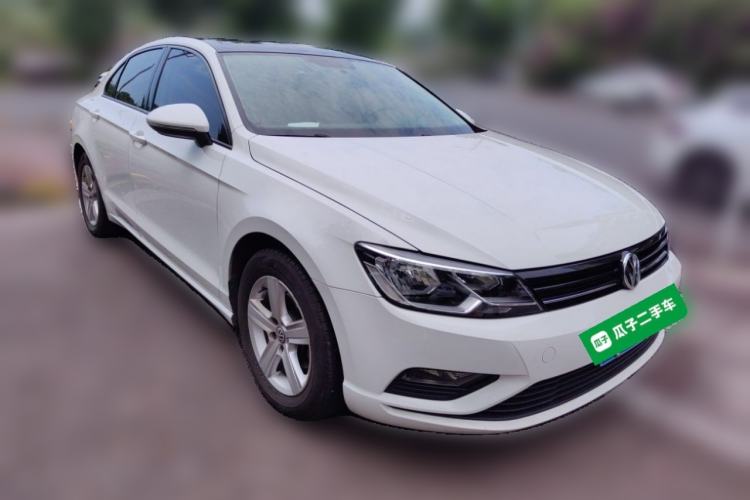 Used Volkswagen Lamando 2018 230TSI Manual Trend Edition Front Right 45 Deg