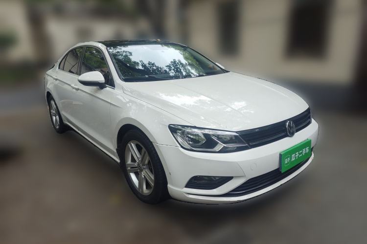Used Volkswagen Lamando 2018 280TSI DSG Comfort Edition Front Right 45 Deg