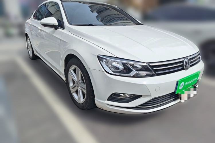 Used Volkswagen Lamando 2018 280TSI DSG Comfort Edition Front Right 45 Deg