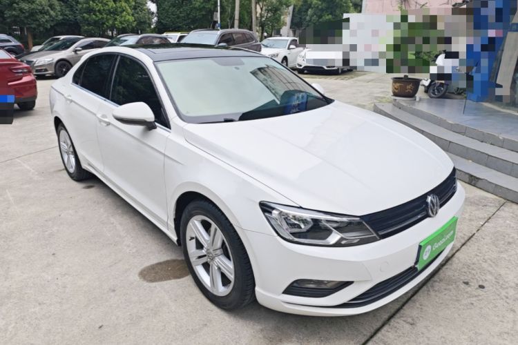 Used Volkswagen Lamando 2018 280TSI DSG Comfort Edition Front Right 45 Deg