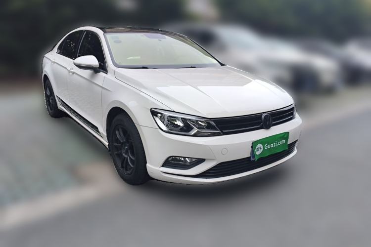 Used Volkswagen Lamando 2018 230TSI DSG Fashion Edition Front Right 45 Deg