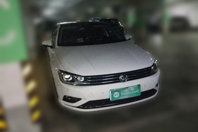 Used Volkswagen Lamando 2018 280TSI DSG Luxury Edition Front Right 45 Deg