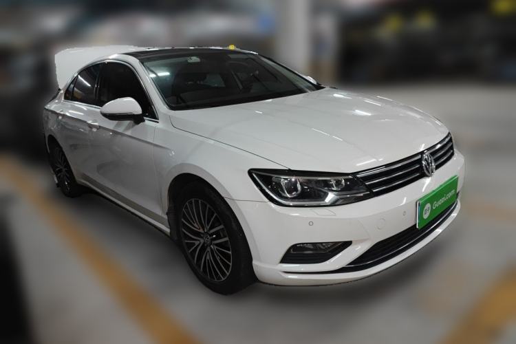 Used Volkswagen Lamando 2018 280TSI DSG Luxury Edition Front Right 45 Deg