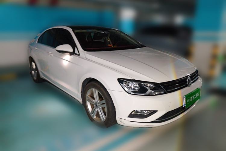 Used Volkswagen Lamando 2018 280TSI DSG Comfort Edition Front Right 45 Deg