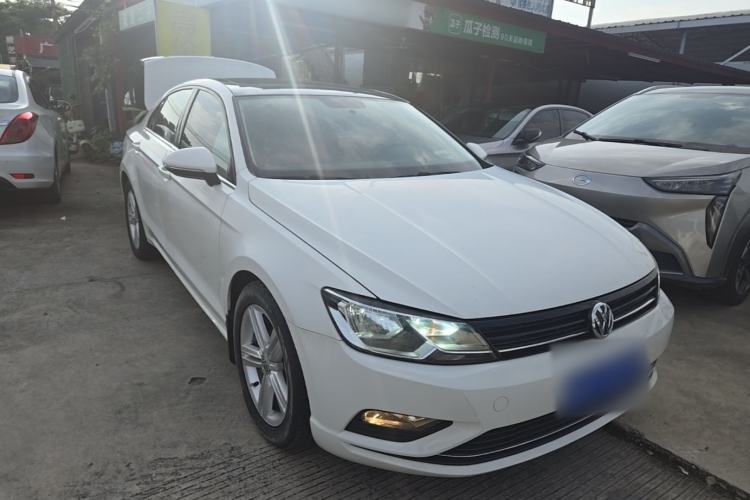 Used Volkswagen Lamando 2018 280TSI DSG Comfort Edition Front Right 45 Deg