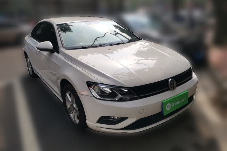 Used Volkswagen Lamando 2018 230TSI Manual Trend Edition Front Right 45 Deg