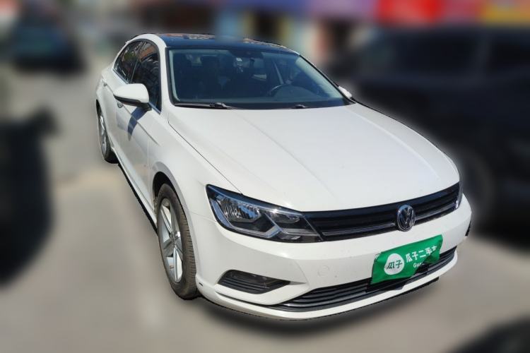 Used Volkswagen Lamando 2018 280TSI DSG Comfort Edition Front Right 45 Deg