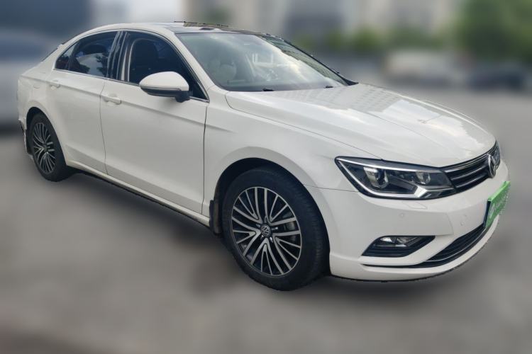 Used Volkswagen Lamando 2018 280TSI DSG Luxury Edition Front Right 45 Deg