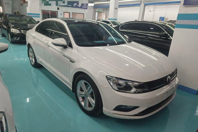 Used Volkswagen Lamando 2018 280TSI DSG Comfort Edition Front Right 45 Deg