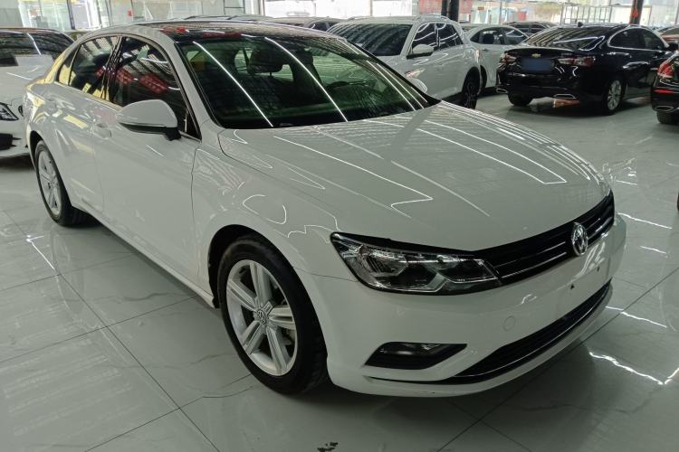 Used Volkswagen Lamando 2018 280TSI DSG Comfort Edition Front Right 45 Deg