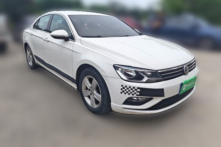 Used Volkswagen Lamando 2018 230TSI Manual Trend Edition Front Right 45 Deg