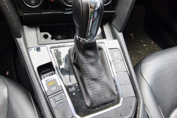 Used Volkswagen Lamando 2018 280TSI DSG Comfort Edition Gear Lever