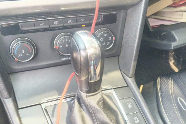 Used Volkswagen Lamando 2018 230TSI DSG Fashion Edition Gear Lever