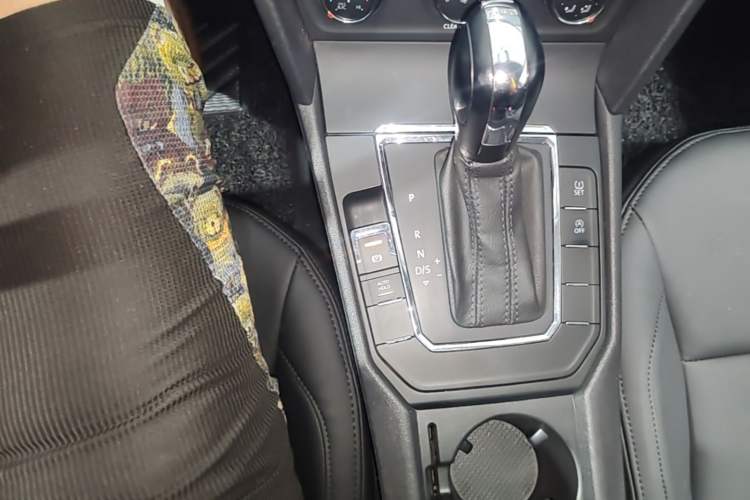 Used Volkswagen Lamando 2018 230TSI DSG Fashion Edition Gear Lever