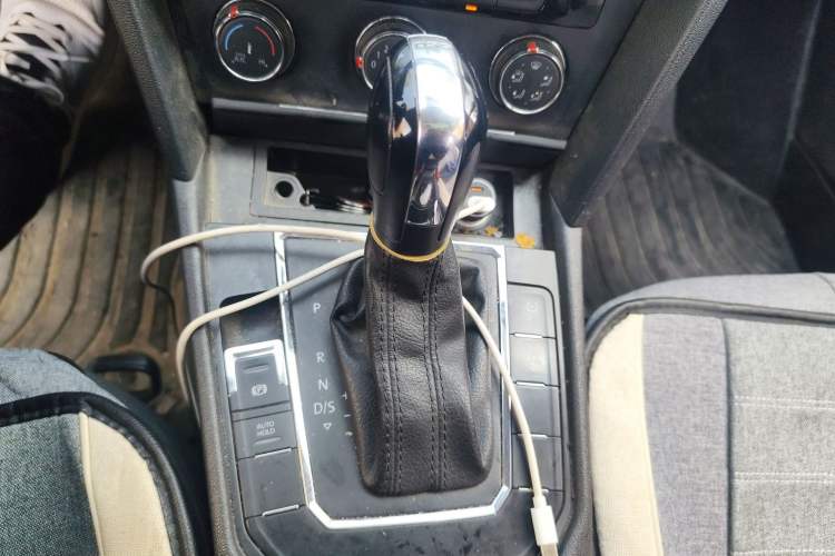 Used Volkswagen Lamando 2018 230TSI DSG Fashion Edition Gear Lever