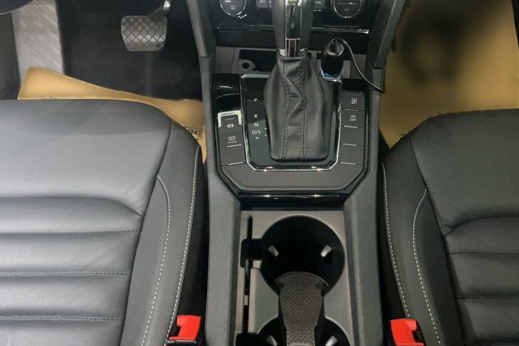Used Volkswagen Lamando 2018 280TSI DSG Comfort Edition Gear Lever