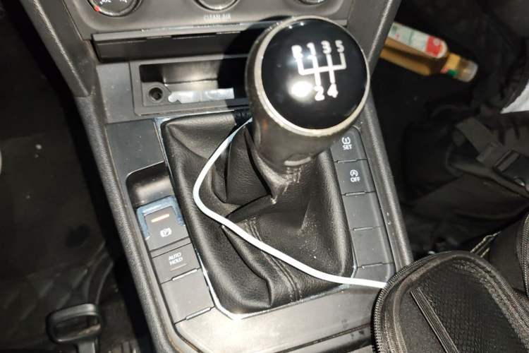 Used Volkswagen Lamando 2018 230TSI Manual Trend Edition Gear Lever
