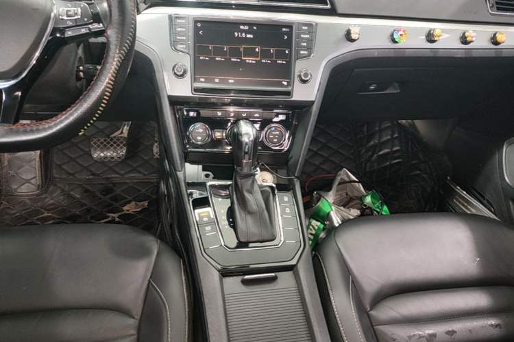 Used Volkswagen Lamando 2018 280TSI DSG Comfort Edition Gear Lever