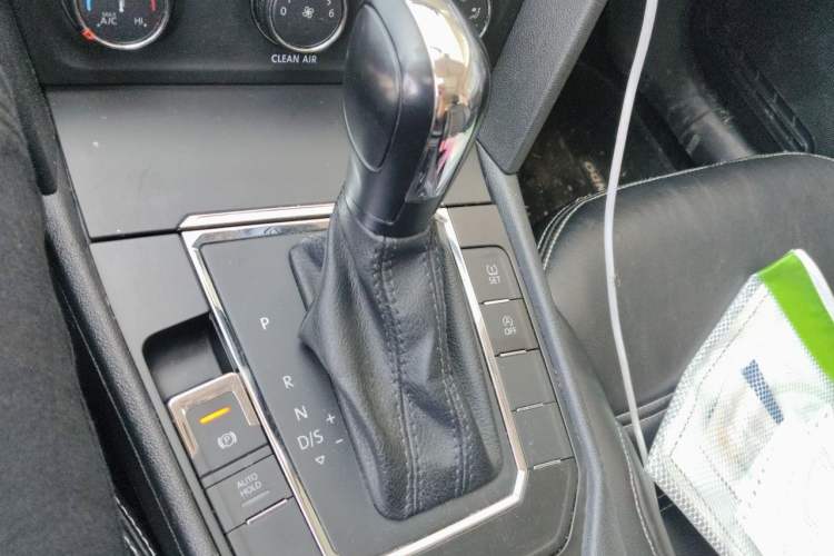 Used Volkswagen Lamando 2018 230TSI DSG Fashion Edition Gear Lever