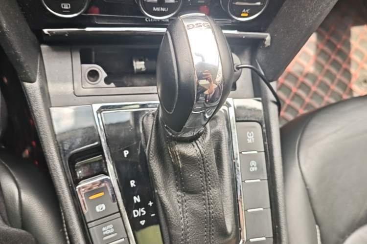 Used Volkswagen Lamando 2018 280TSI DSG Comfort Edition Gear Lever