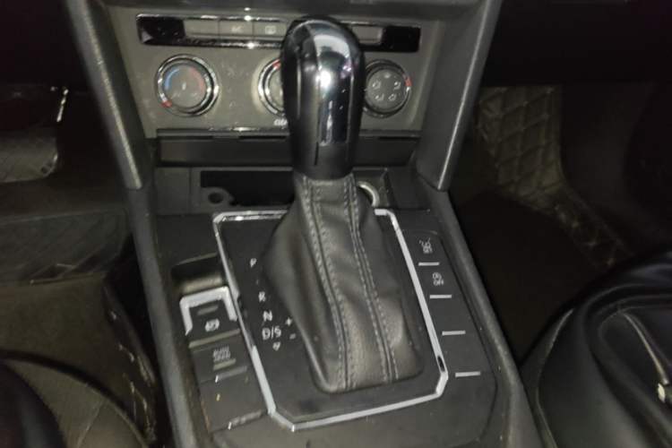 Used Volkswagen Lamando 2018 230TSI DSG Fashion Edition Gear Lever