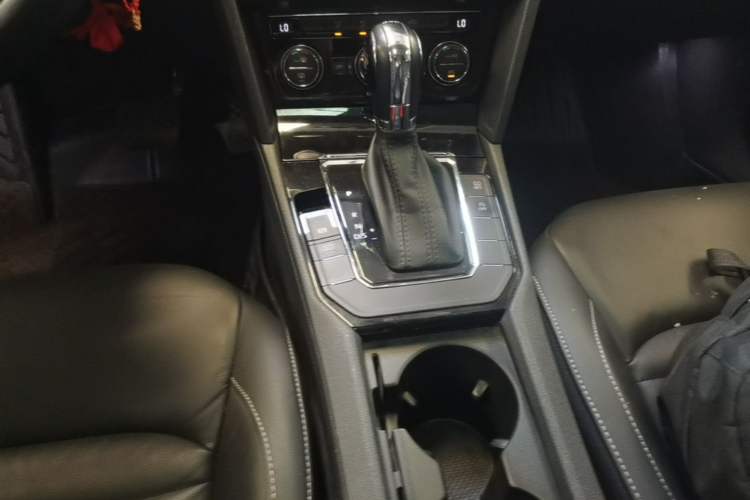 Used Volkswagen Lamando 2018 280TSI DSG Comfort Edition Gear Lever