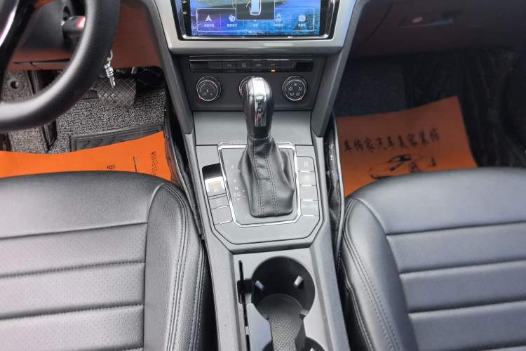 Used Volkswagen Lamando 2018 230TSI DSG Fashion Edition Gear Lever