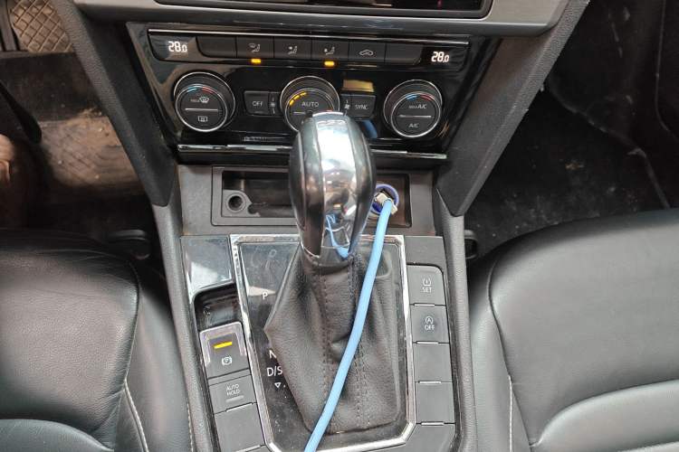Used Volkswagen Lamando 2018 280TSI DSG Comfort Edition Gear Lever