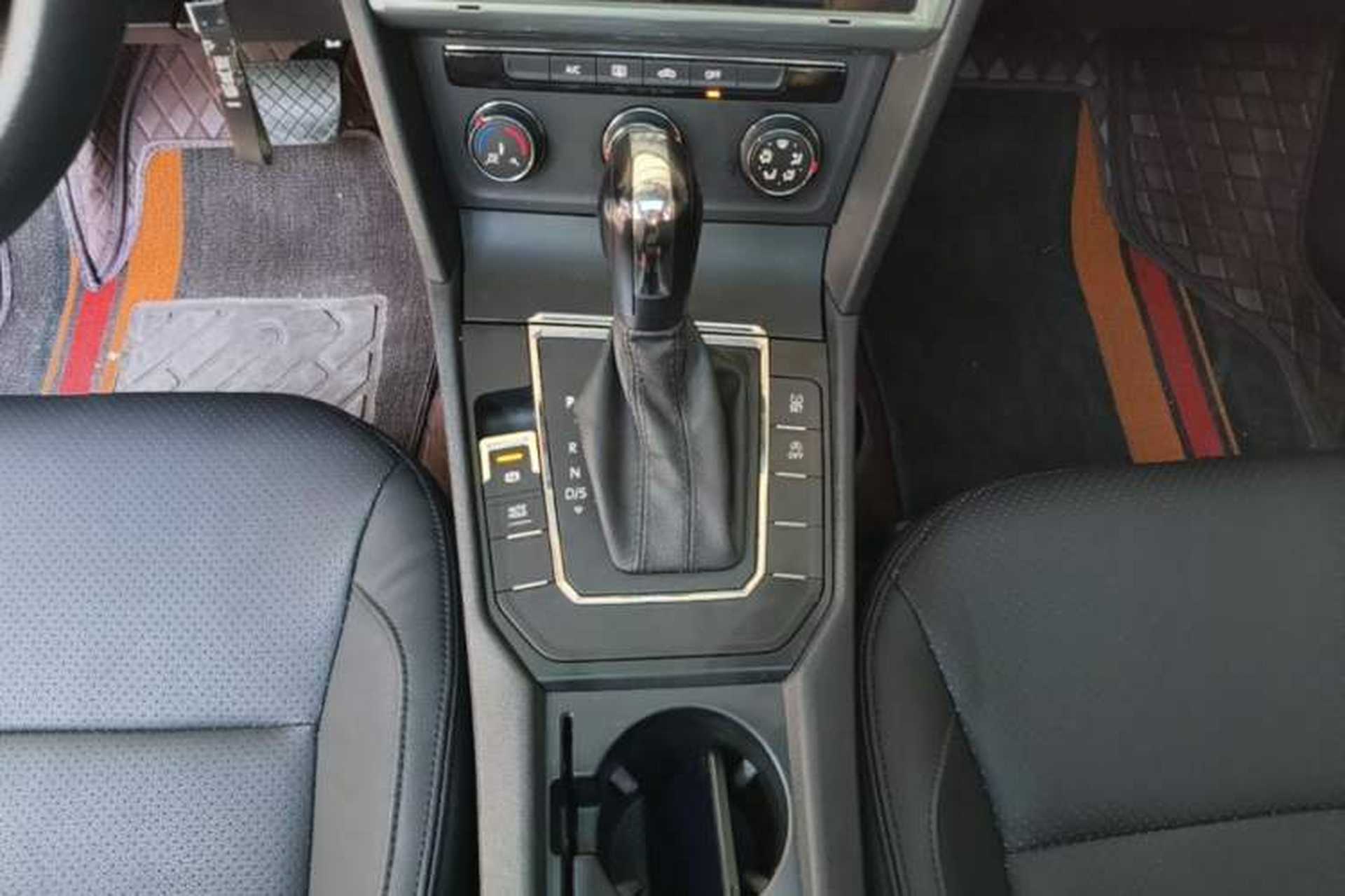 Used Volkswagen Lamando 2018 230TSI DSG Fashion Edition Gear Lever