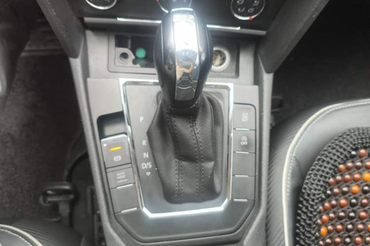 Used Volkswagen Lamando 2018 230TSI DSG Fashion Edition Gear Lever