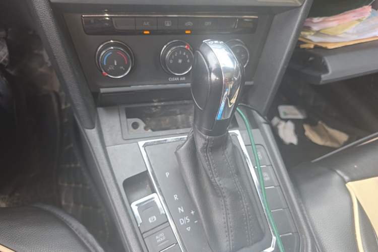Used Volkswagen Lamando 2018 230TSI DSG Fashion Edition Gear Lever