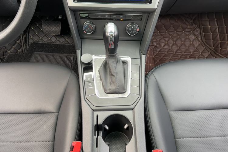 Used Volkswagen Lamando 2018 230TSI DSG Fashion Edition Gear Lever
