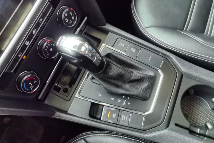 Used Volkswagen Lamando 2018 230TSI DSG Fashion Edition Gear Lever