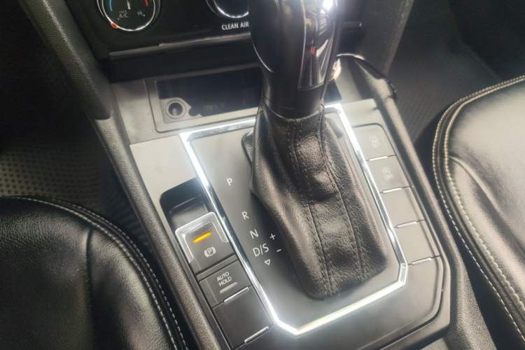 Used Volkswagen Lamando 2018 230TSI DSG Fashion Edition Gear Lever