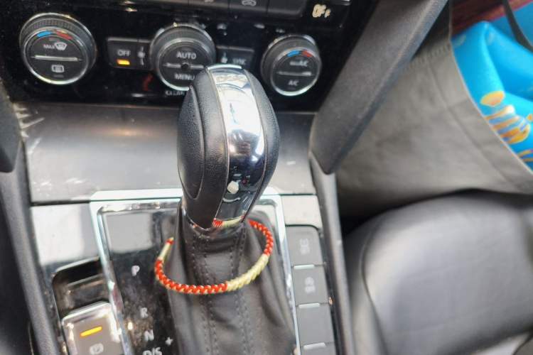 Used Volkswagen Lamando 2018 280TSI DSG Comfort Edition Gear Lever