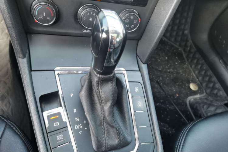 Used Volkswagen Lamando 2018 230TSI DSG Fashion Edition Gear Lever