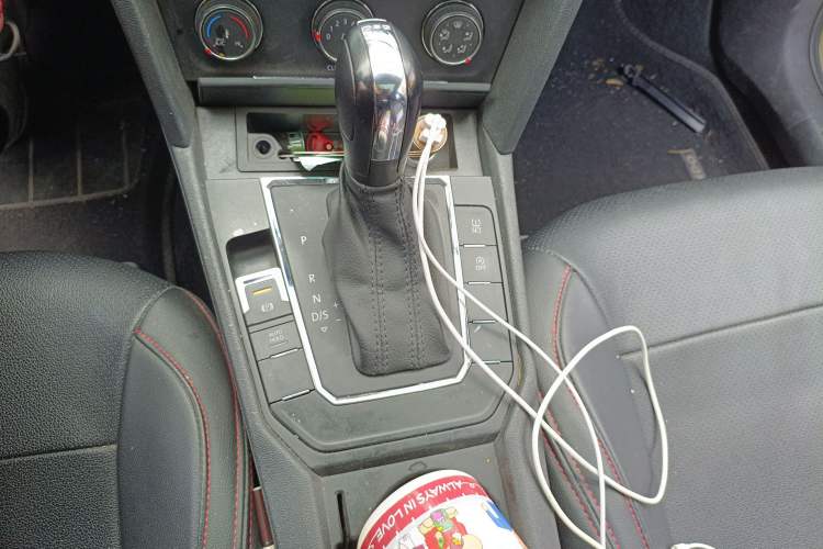 Used Volkswagen Lamando 2018 230TSI DSG Fashion Edition Gear Lever
