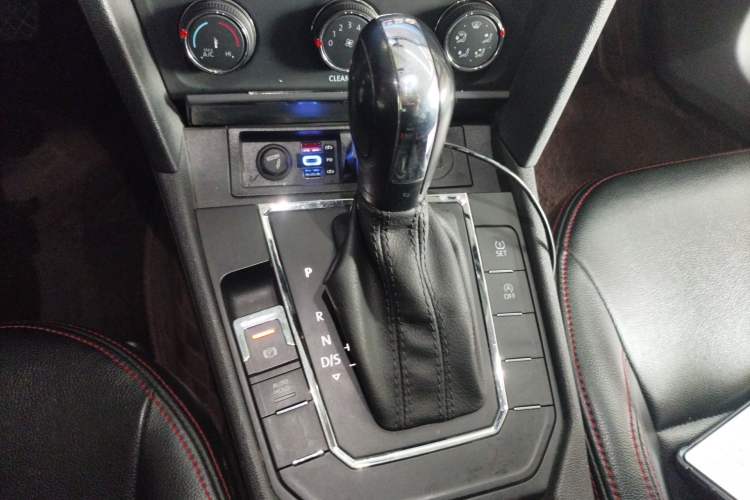 Used Volkswagen Lamando 2018 230TSI DSG Fashion Edition Gear Lever