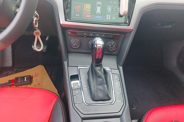 Used Volkswagen Lamando 2018 230TSI DSG Fashion Edition Gear Lever